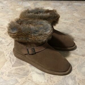 NWOT BearPaw Brown Fur-Trimmed Winter Boots